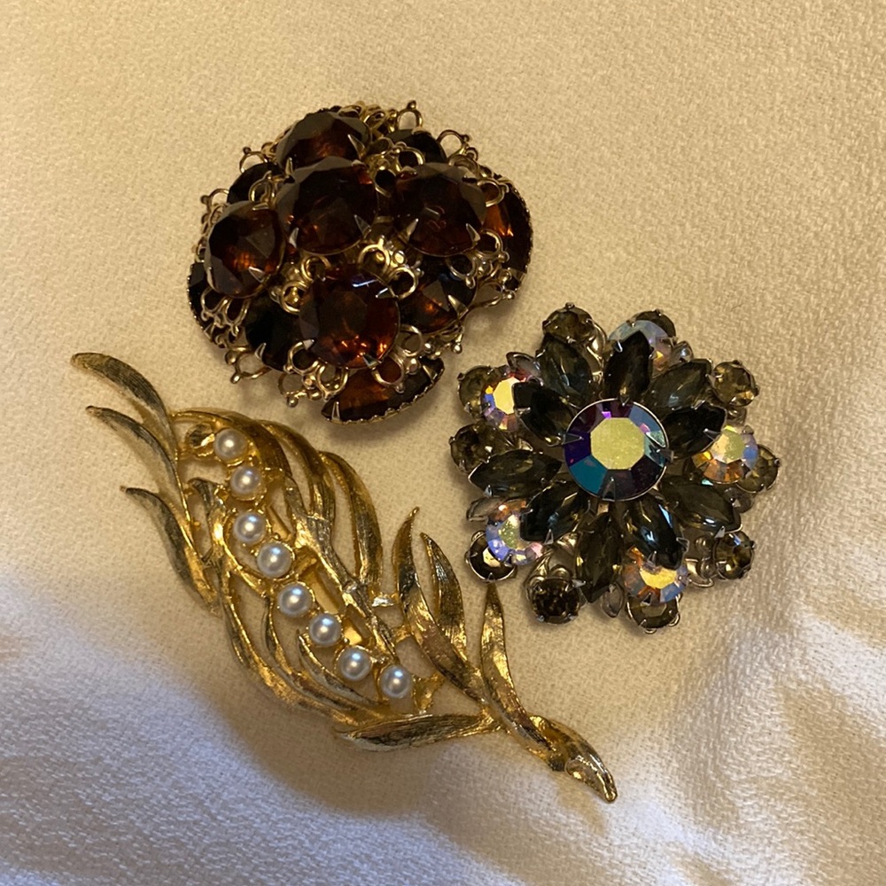 3 pins , in great condition